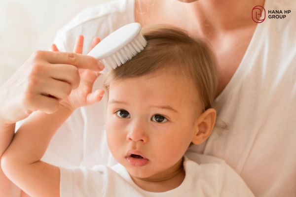 da đầu trẻ sơ sinh có gàu