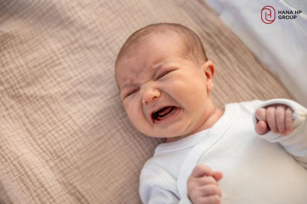 da trẻ sơ sinh bị khô và sần