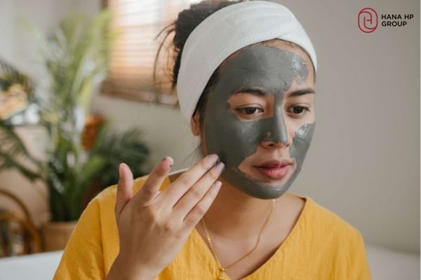 đắp mặt nạ xong có nên rửa lại với nước