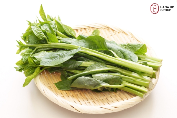 Vitamin nhóm B trong rau mồng tơi giúp hỗ trợ trị mụn