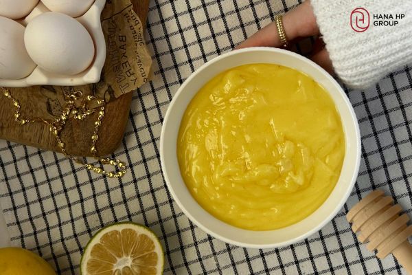 Mặt nạ trứng gà, mật ong và chanh