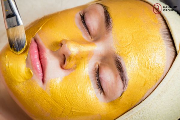 Mặt nạ lòng đỏ trứng gà trị nám nhờ thành phần chứa vitamin A, B2, B3, protein, axit béo
