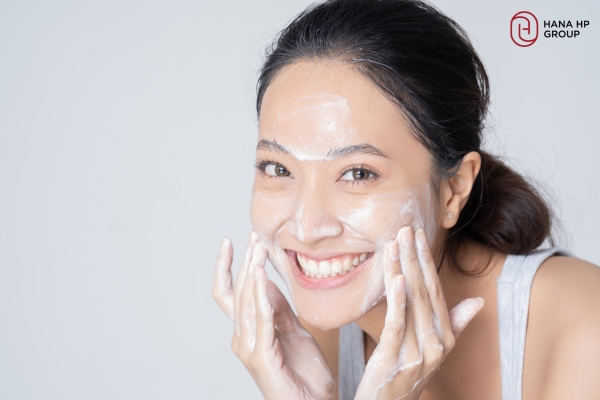 Cần làm sạch da vào cuối ngày khi bôi kem chống nắng