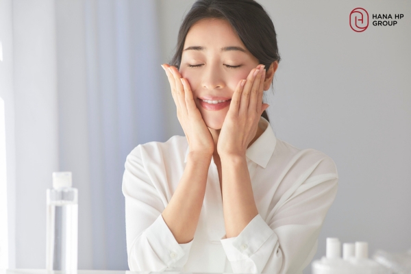 Kem chống nắng giúp hỗ trợ dưỡng sáng da