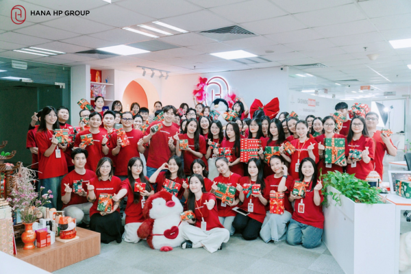 Giáng Sinh ấm áp Tại HANA HP Group: Sẻ Chia Yêu Thương, Gắn Kết Đại Gia Đình HANA-ers 1 giáng sinh hana hp group