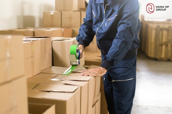 Cần đánh giá yếu tố vận hành và điều kiện kho bãi để xác định nhà cung cấp uy tín