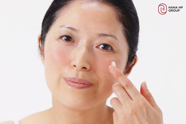 Top 5 kem dưỡng "cứu cánh" sau peel nông và peel sâu 2 Top 5 kem dưỡng "cứu cánh" sau peel nông và peel sâu