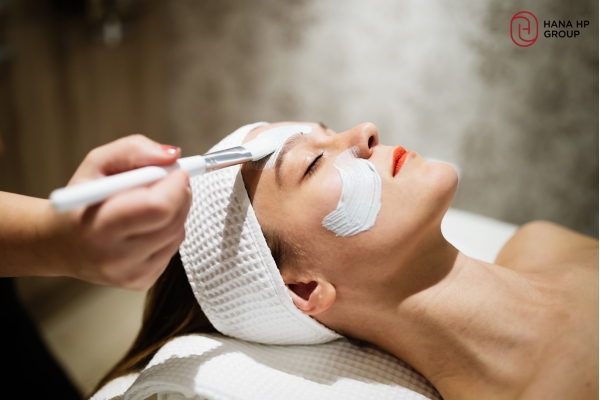 Ủ trắng da mặt giúp làm sáng da nhanh hơn do với các phương pháp dưỡng thông thường