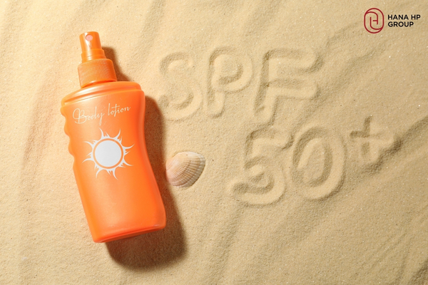 Top 9 kem dưỡng thể chống nắng SPF 50+ không bết dính