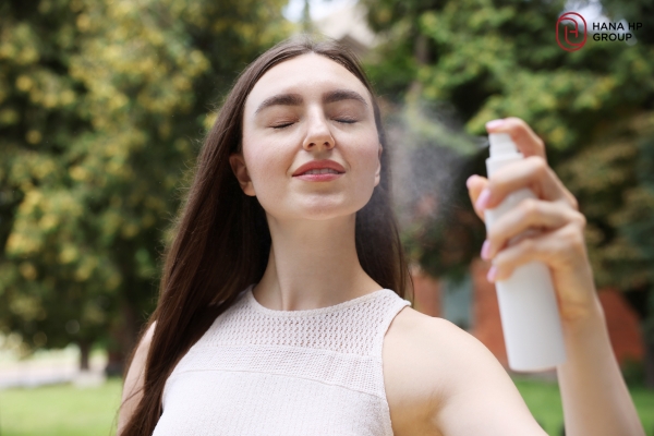 Cần xịt đủ lượng kem chống nắng để đảm bảo hiệu quả của sản phẩm