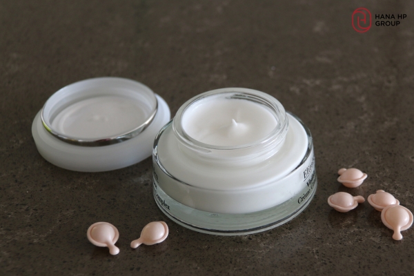 Kem dưỡng da có chứa Retinol có tốt không? Chuyên gia giải đáp 3 Kem dưỡng da có chứa Retinol