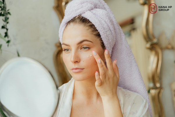 Kem dưỡng da có chứa Retinol có tốt không? Chuyên gia giải đáp 5 Kem dưỡng da có chứa Retinol