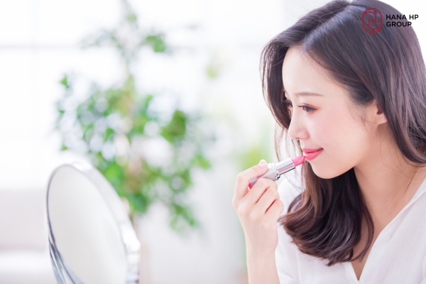 các bước trang điểm cơ bản với kem chống nắng